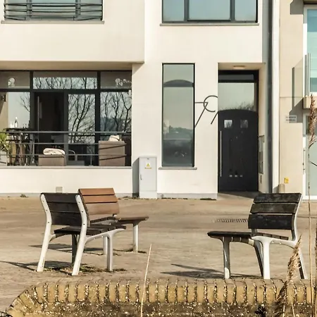 1 Bedroom Front In *