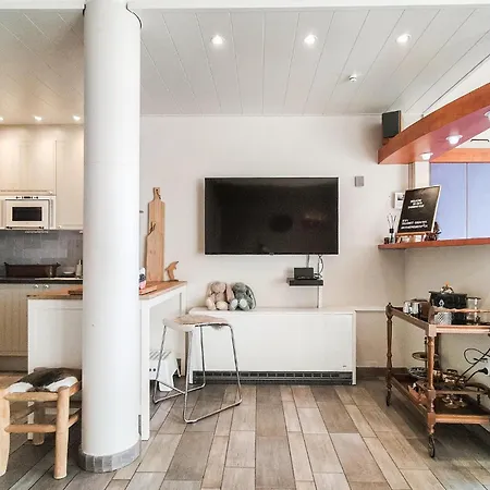 Апартаменты Amazing In With Wifi *